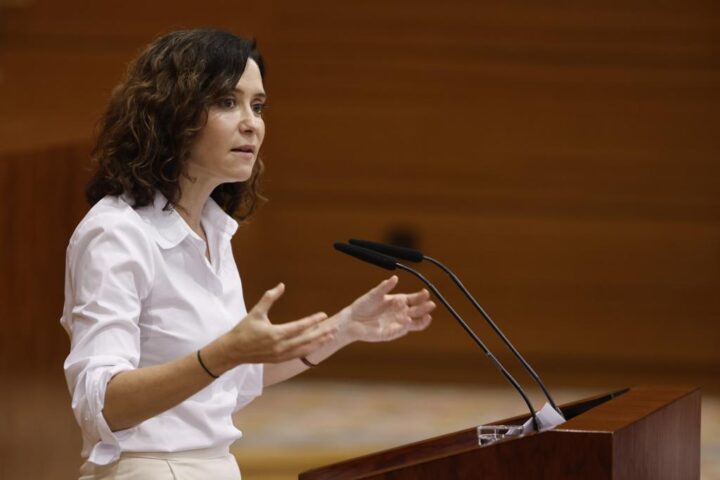 Ayuso: “No permitiremos que se usen centros educativos para guerras ideológicas”