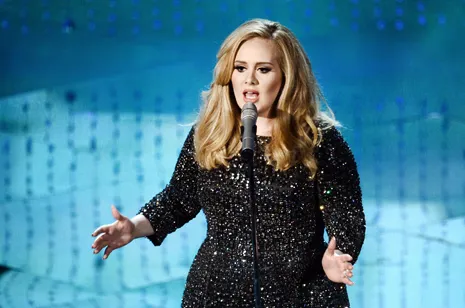 Adele podría actuar en el Super Bowl 2026