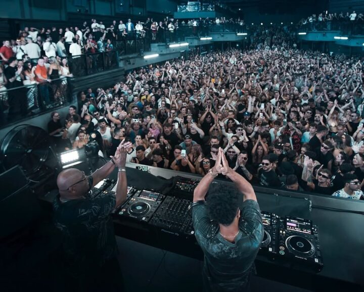 Como conseguir una mesa VIP en UNVRS Ibiza